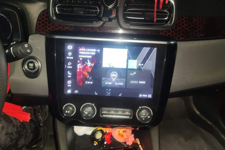 Used Lynk & Co 02 2019 1.5T DCT Two-Wheel Drive Pro Edition China VI Standard Audio And AC Panel