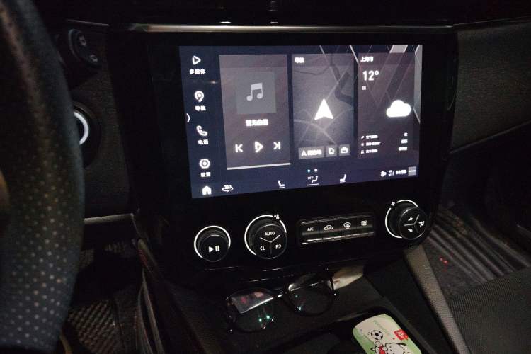 Used Lynk & Co 02 2019 1.5T DCT Two-Wheel Drive Pro Edition China VI Standard Audio And AC Panel