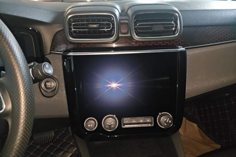 Used Lynk & Co 02 2019 High-Energy Edition 2.0T Automatic Two-Wheel Drive Pro Version China VI Standard Audio And AC Panel
