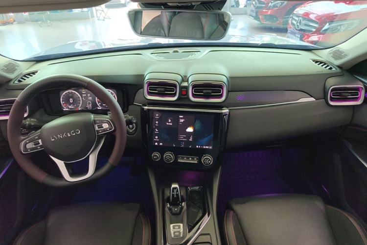 Used Lynk & Co 02 2019 1.5T DCT Two-Wheel Drive Pro Edition China VI Standard Center Console