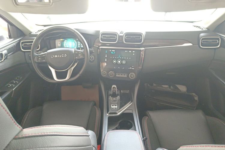 Used Lynk & Co 02 2019 High-Energy Edition 2.0T Automatic Two-Wheel Drive Rugged Version China VI Standard Center Console