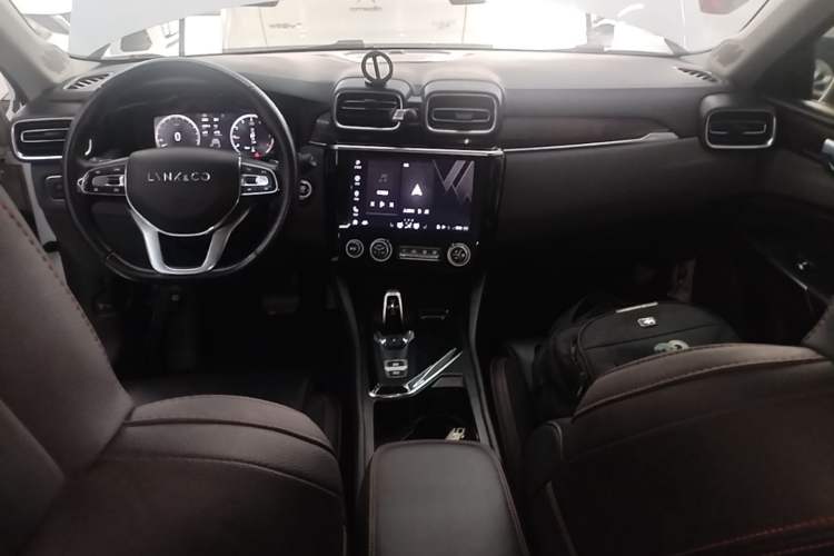 Used Lynk & Co 02 2019 1.5T DCT Two-Wheel Drive Pro Edition China VI Standard Center Console