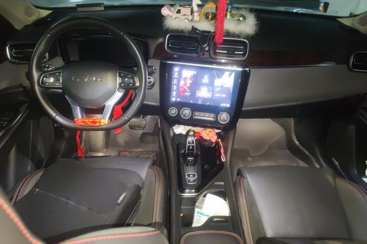 Used Lynk & Co 02 2019 1.5T DCT Two-Wheel Drive Pro Edition China VI Standard Center Console