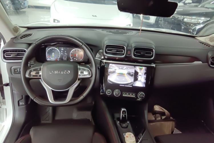 Used Lynk & Co 02 2019 1.5T DCT Two-Wheel Drive Pro Edition China VI Standard Center Console