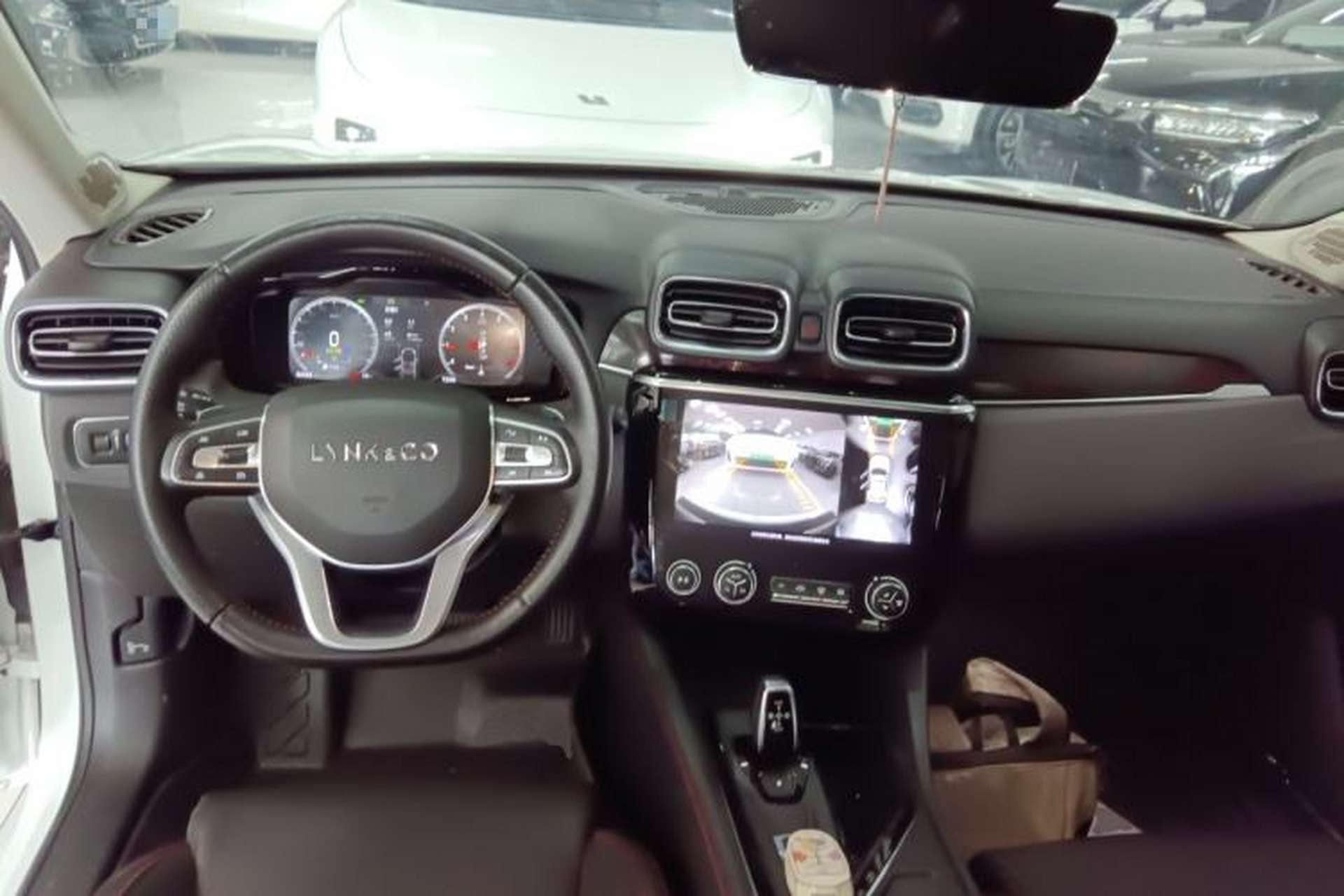 Used Lynk & Co 02 2019 1.5T DCT Two-Wheel Drive Pro Edition China VI Standard Center Console