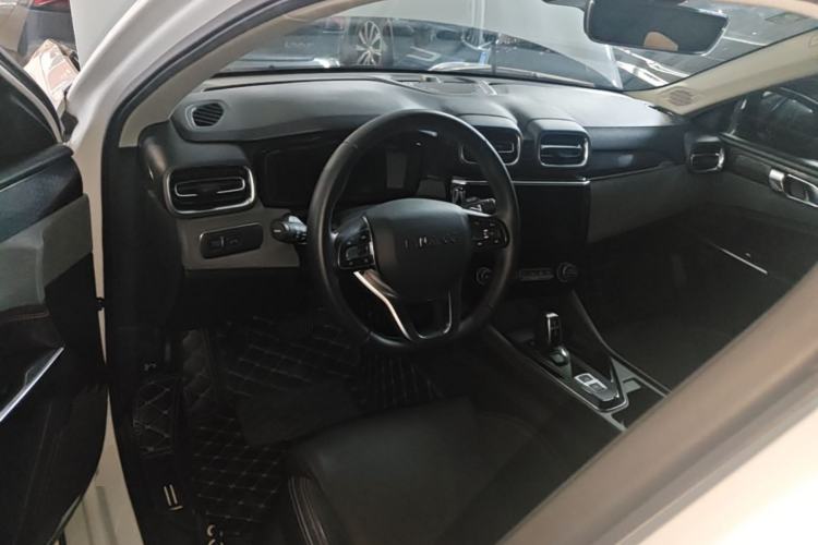 Used Lynk & Co 02 2019 High-Energy Edition 2.0T Automatic Two-Wheel Drive Pro Version China VI Standard Center Console
