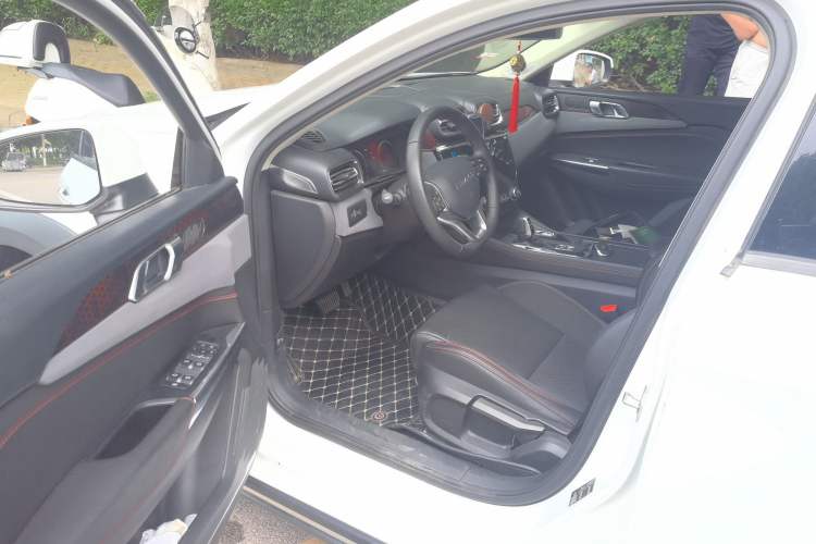 Used Lynk & Co 02 2019 1.5T DCT Two-Wheel Drive Sporty Version China VI Standard Driver Seat