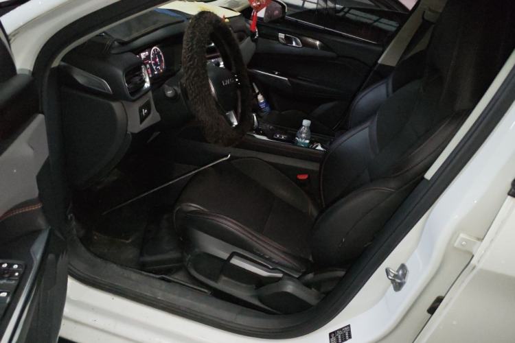 Used Lynk & Co 02 2019 1.5T DCT Two-Wheel Drive Sporty Version China VI Standard Driver Seat