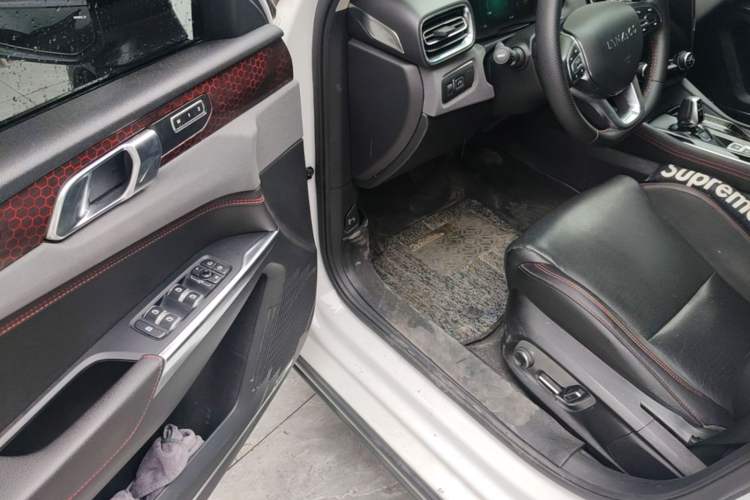 Used Lynk & Co 02 2019 1.5T DCT Two-Wheel Drive Pro Edition China VI Standard Driver Seat