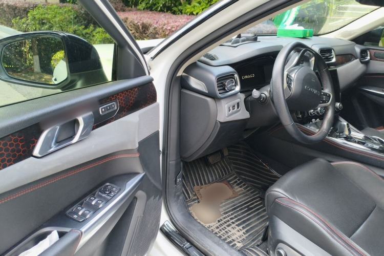 Used Lynk & Co 02 2019 1.5T DCT Two-Wheel Drive Pro Edition China VI Standard Driver Seat