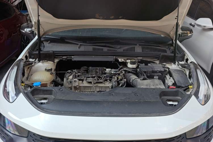 Used Lynk & Co 02 2019 1.5T DCT Two-Wheel Drive Pro Edition China VI Standard Engine Bay