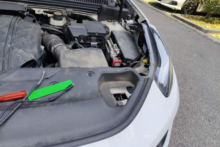 Used Lynk & Co 02 2019 1.5T DCT Two-Wheel Drive Pro Edition China VI Standard Engine Bay Left