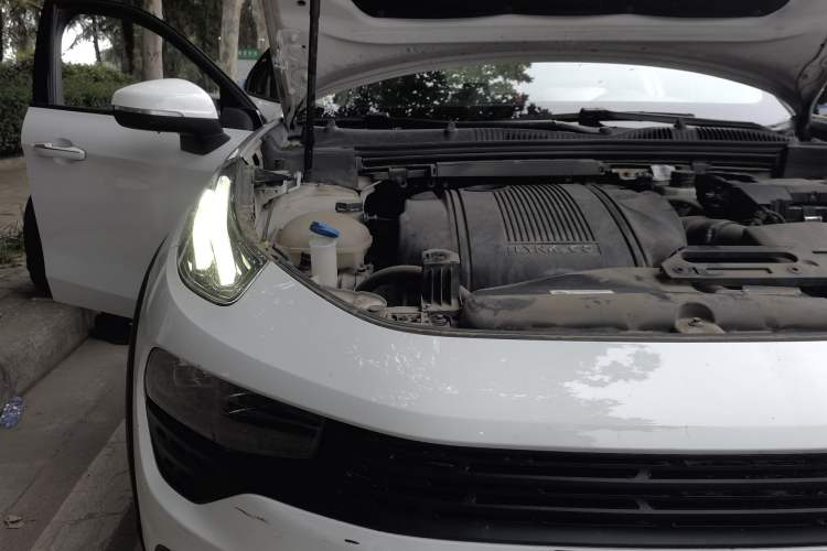 Used Lynk & Co 02 2019 1.5T DCT Two-Wheel Drive Sporty Version China VI Standard Engine Bay Right