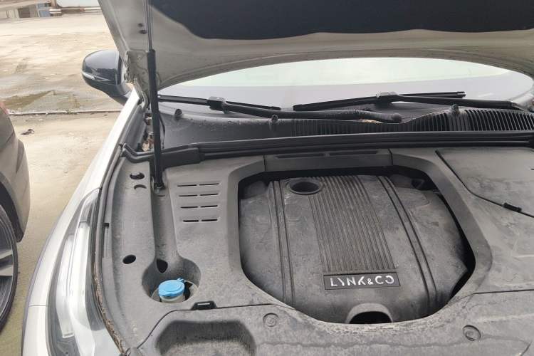 Used Lynk & Co 02 2019 1.5T DCT Two-Wheel Drive Pro Edition China VI Standard Engine Bay Right