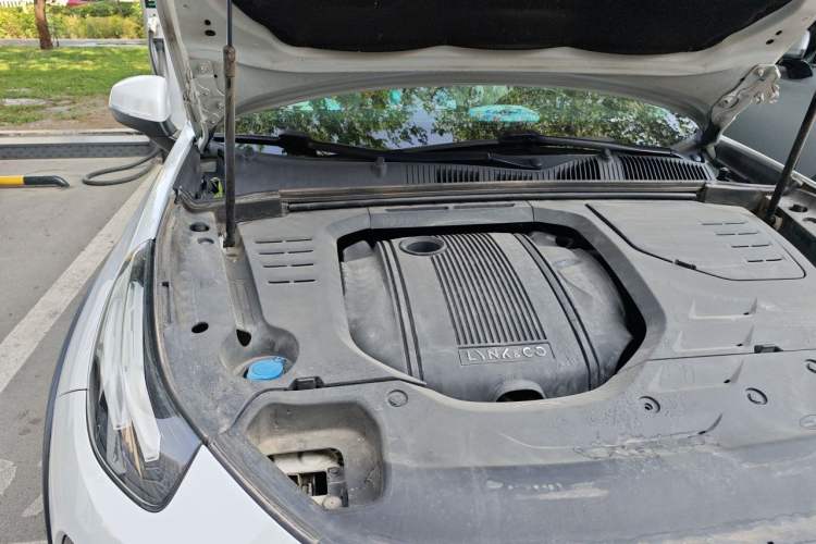 Used Lynk & Co 02 2019 1.5T DCT Two-Wheel Drive Sporty Version China VI Standard Engine Bay Right