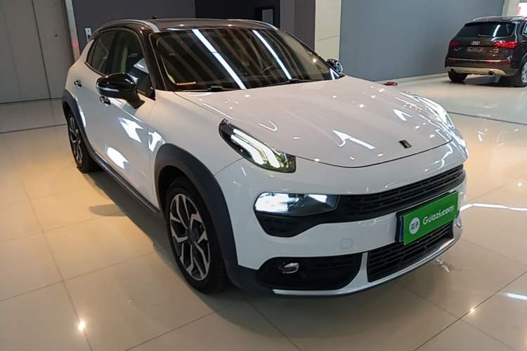 Used Lynk & Co 02 2019 1.5T DCT Two-Wheel Drive Sporty Version China VI Standard Front Right 45 Deg