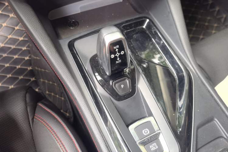 Used Lynk & Co 02 2019 1.5T DCT Two-Wheel Drive Sporty Version China VI Standard Gear Lever