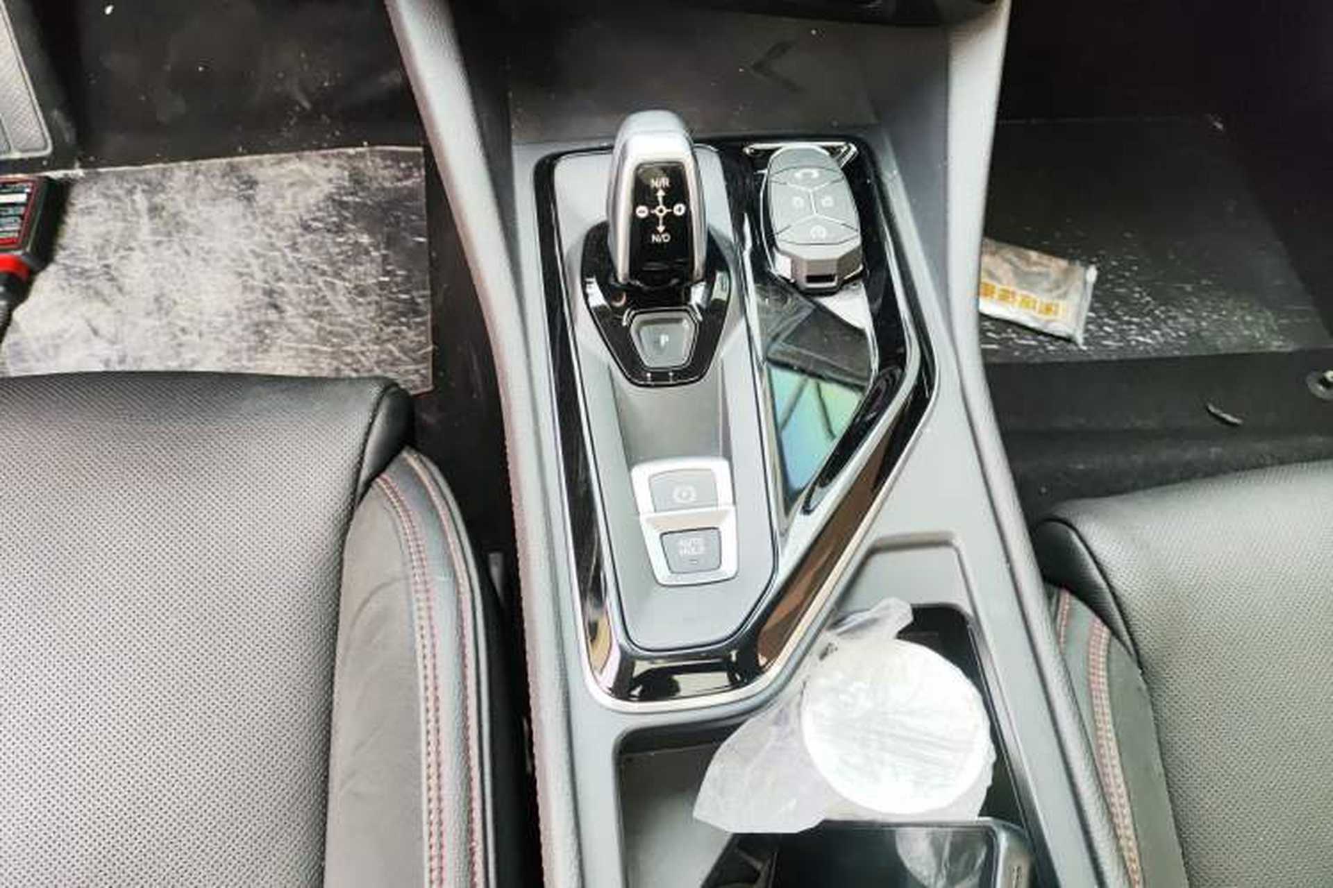 Used Lynk & Co 02 2019 High-Energy Edition 2.0T Automatic Two-Wheel Drive Pro Version China VI Standard Gear Lever