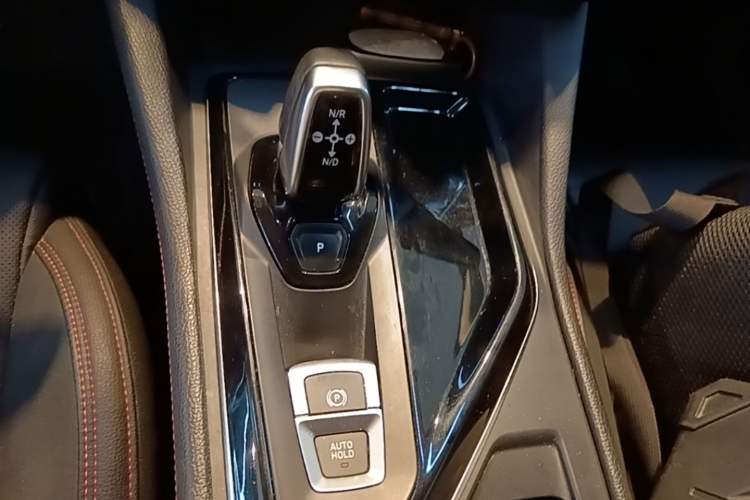 Used Lynk & Co 02 2019 1.5T DCT Two-Wheel Drive Sporty Version China VI Standard Gear Lever