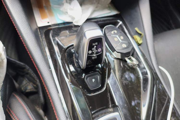 Used Lynk & Co 02 2019 1.5T DCT Two-Wheel Drive Pro Edition China VI Standard Gear Lever