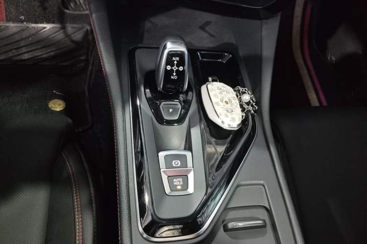Used Lynk & Co 02 2019 1.5T DCT Two-Wheel Drive Pro Edition China VI Standard Gear Lever