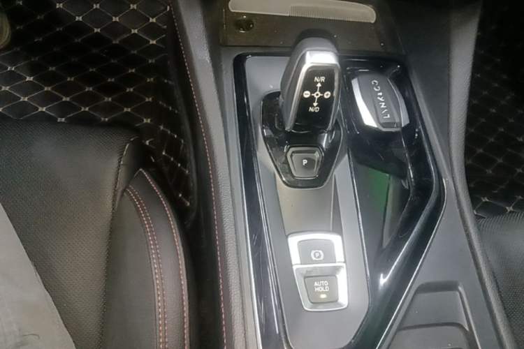 Used Lynk & Co 02 2019 1.5T DCT Two-Wheel Drive Sporty Version China VI Standard Gear Lever