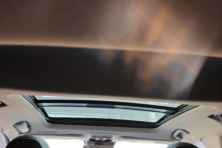 Used Lynk & Co 02 2019 1.5T DCT Two-Wheel Drive Pro Edition China VI Standard Headliner