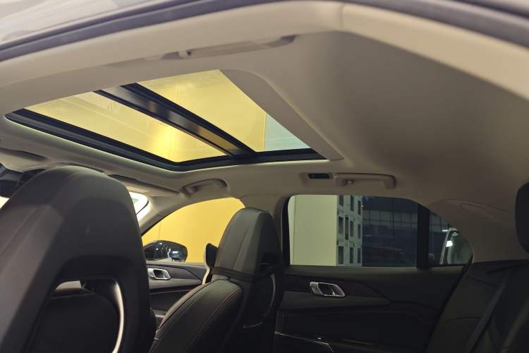 Used Lynk & Co 02 2019 High-Energy Edition 2.0T Automatic Two-Wheel Drive Pro Version China VI Standard Headliner