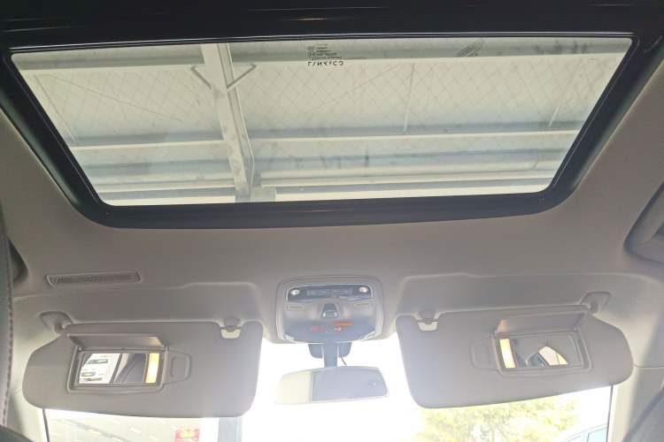 Used Lynk & Co 02 2019 High-Energy Edition 2.0T Automatic Two-Wheel Drive Rugged Version China VI Standard Headliner