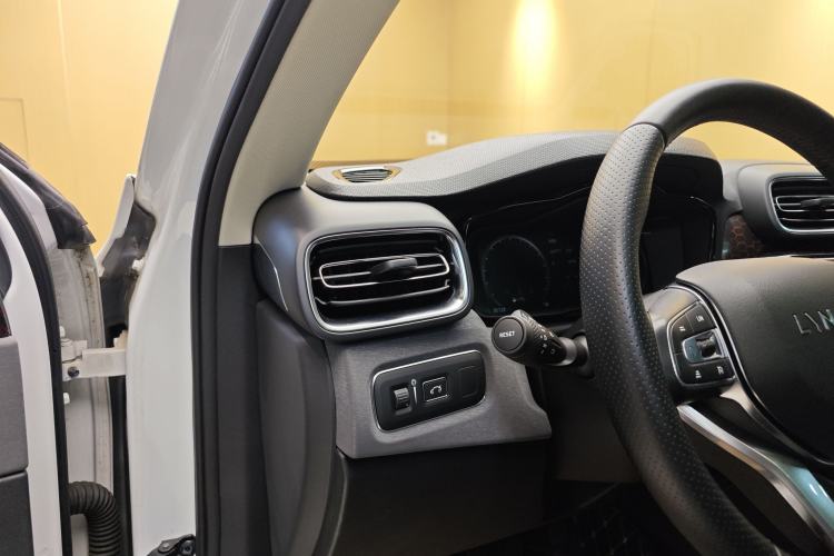 Used Lynk & Co 02 2019 High-Energy Edition 2.0T Automatic Two-Wheel Drive Pro Version China VI Standard Interior 10