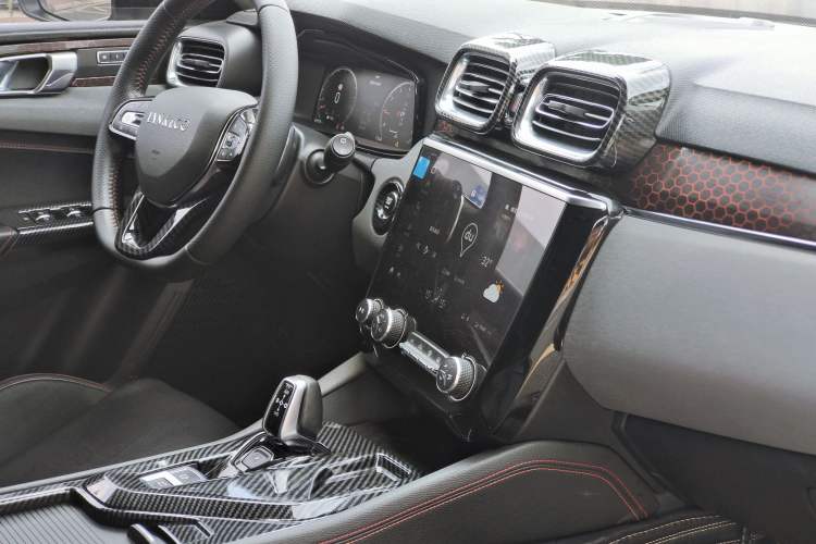 Used Lynk & Co 02 2019 1.5T DCT Two-Wheel Drive Pro Edition China VI Standard Interior 11