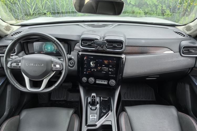 Used Lynk & Co 02 2019 1.5T DCT Two-Wheel Drive Pro Edition China VI Standard Interior 2