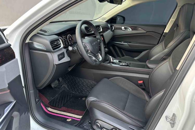 Used Lynk & Co 02 2019 1.5T DCT Two-Wheel Drive Pro Edition China VI Standard Interior 2