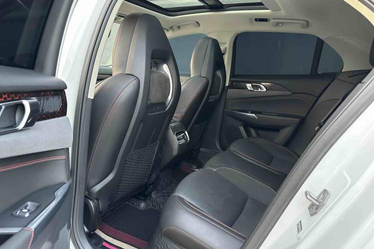 Used Lynk & Co 02 2019 1.5T DCT Two-Wheel Drive Pro Edition China VI Standard Interior 3