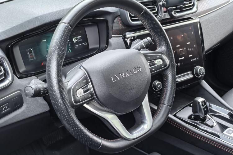 Used Lynk & Co 02 2019 1.5T DCT Two-Wheel Drive Pro Edition China VI Standard Interior 6