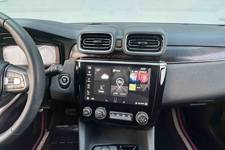 Used Lynk & Co 02 2019 1.5T DCT Two-Wheel Drive Pro Edition China VI Standard Interior 6