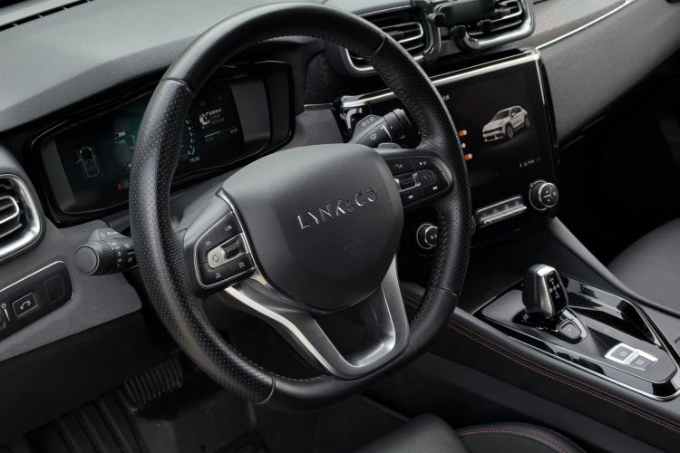 Used Lynk & Co 02 2019 1.5T DCT Two-Wheel Drive Pro Edition China VI Standard Interior 7