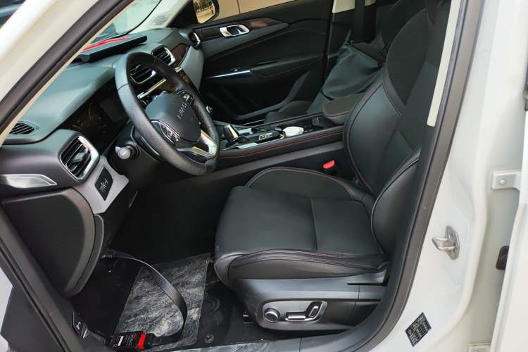 Used Lynk & Co 02 2019 High-Energy Edition 2.0T Automatic Two-Wheel Drive Pro Version China VI Standard Left Front Seat