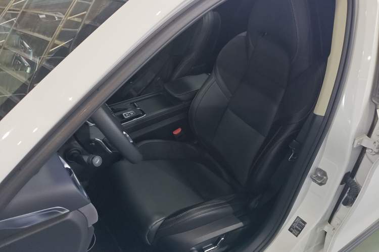 Used Lynk & Co 02 2019 1.5T DCT Two-Wheel Drive Pro Edition China VI Standard Left Front Seat