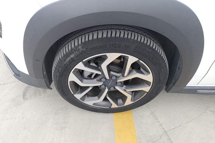 Used Lynk & Co 02 2019 1.5T DCT Two-Wheel Drive Pro Edition China VI Standard Left Front Wheel Hub