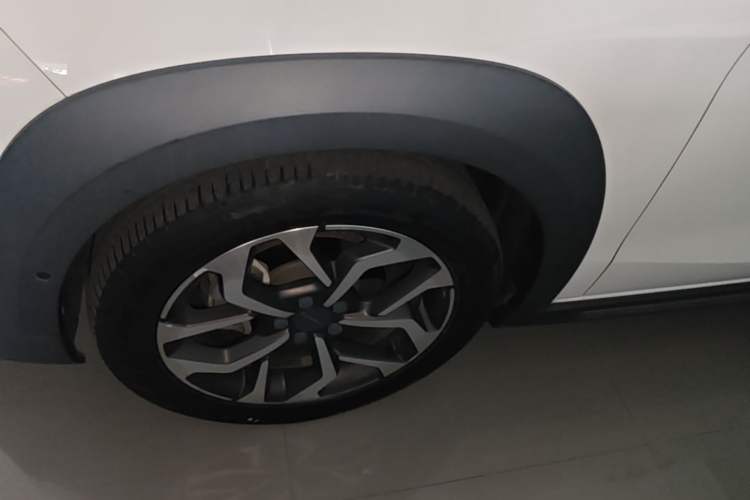 Used Lynk & Co 02 2019 High-Energy Edition 2.0T Automatic Two-Wheel Drive Pro Version China VI Standard Left Front Wheel Hub