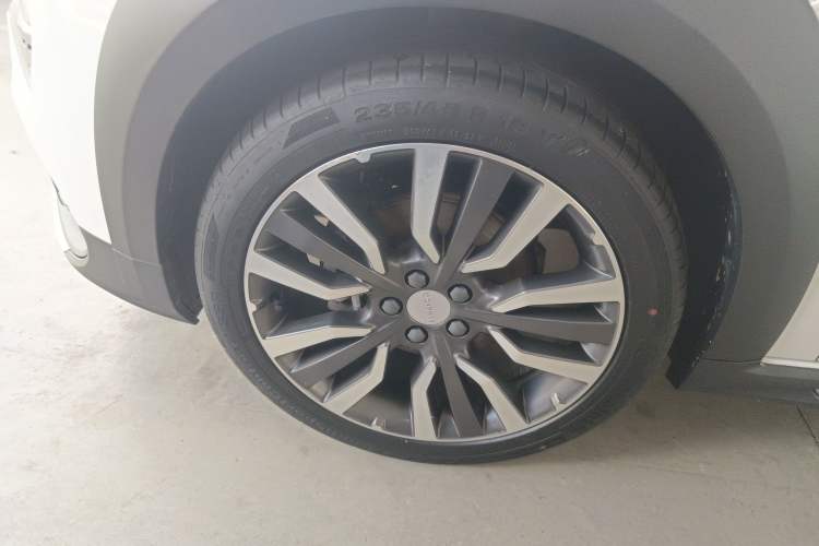 Used Lynk & Co 02 2019 High-Energy Edition 2.0T Automatic Two-Wheel Drive Rugged Version China VI Standard Left Front Wheel Hub