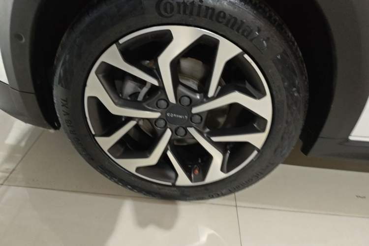 Used Lynk & Co 02 2019 High-Energy Edition 2.0T Automatic Two-Wheel Drive Pro Version China VI Standard Left Front Wheel Hub