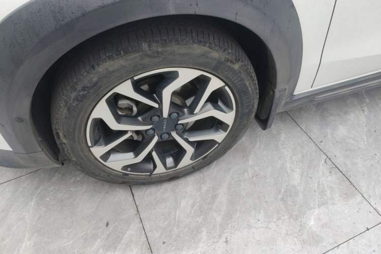 Used Lynk & Co 02 2019 1.5T DCT Two-Wheel Drive Pro Edition China VI Standard Left Front Wheel Hub