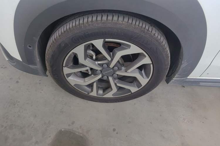 Used Lynk & Co 02 2019 1.5T DCT Two-Wheel Drive Pro Edition China VI Standard Left Front Wheel Hub