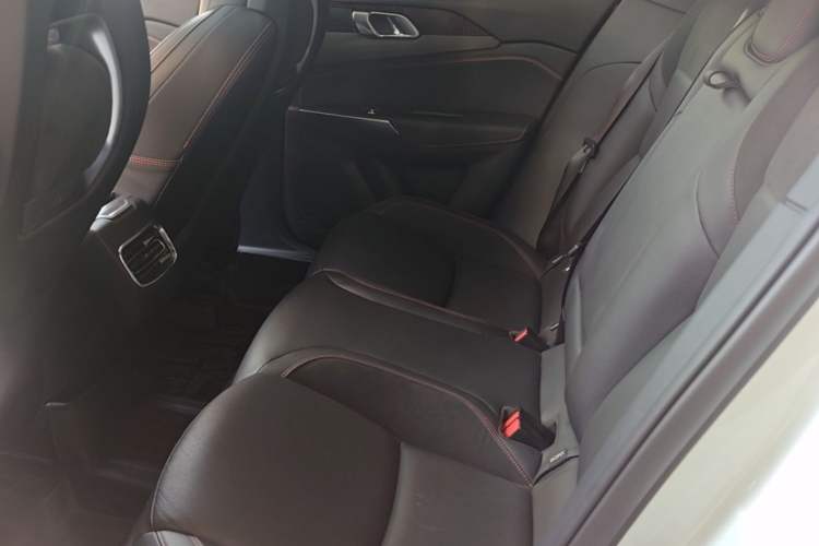 Used Lynk & Co 02 2019 1.5T DCT Two-Wheel Drive Pro Edition China VI Standard Left Rear Seat