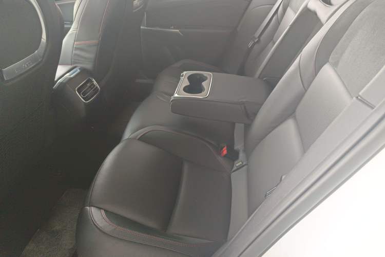 Used Lynk & Co 02 2019 High-Energy Edition 2.0T Automatic Two-Wheel Drive Rugged Version China VI Standard Left Rear Seat