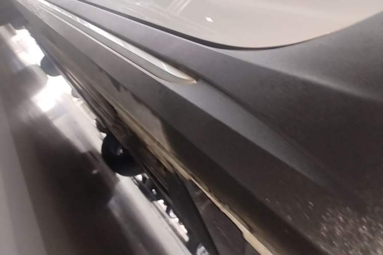 Used Lynk & Co 02 2019 1.5T DCT Two-Wheel Drive Pro Edition China VI Standard Left Side Sill