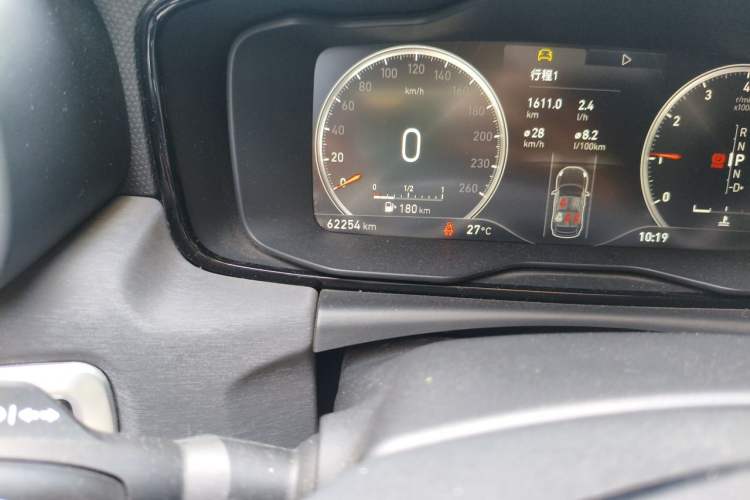 Used Lynk & Co 02 2019 1.5T DCT Two-Wheel Drive Pro Edition China VI Standard Odometer Close Up