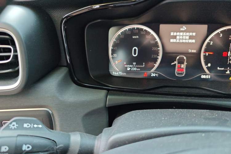 Used Lynk & Co 02 2019 1.5T DCT Two-Wheel Drive Sporty Version China VI Standard Odometer Close Up